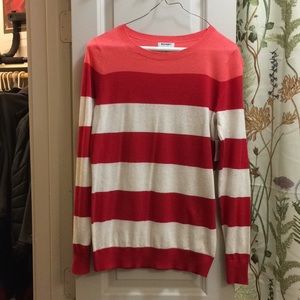 Light weight sweater. Never been worn